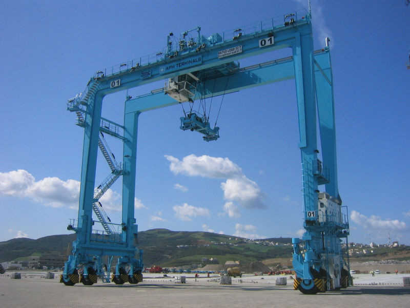 Rubber tyred container gantry crane